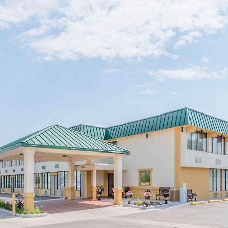 Howard Johnson By Wyndham Gillette Eksteriør billede